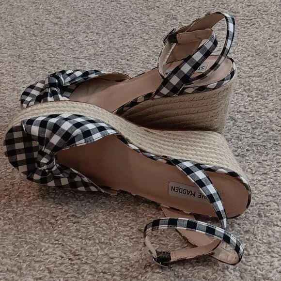 Steve Madden black and white sandal heels - Picture 3 of 5